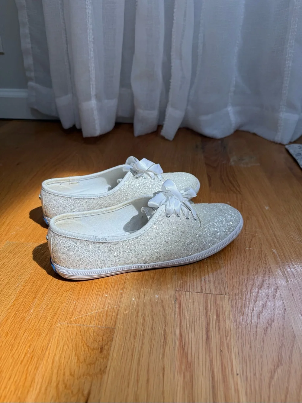 Sparkle Lace-Up Shoes - White Glitter
